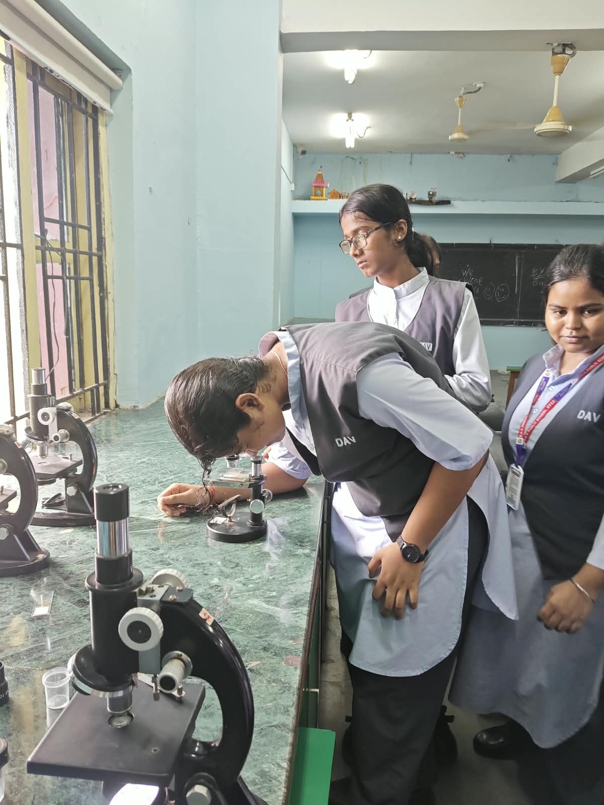 BIOLOGY LAB